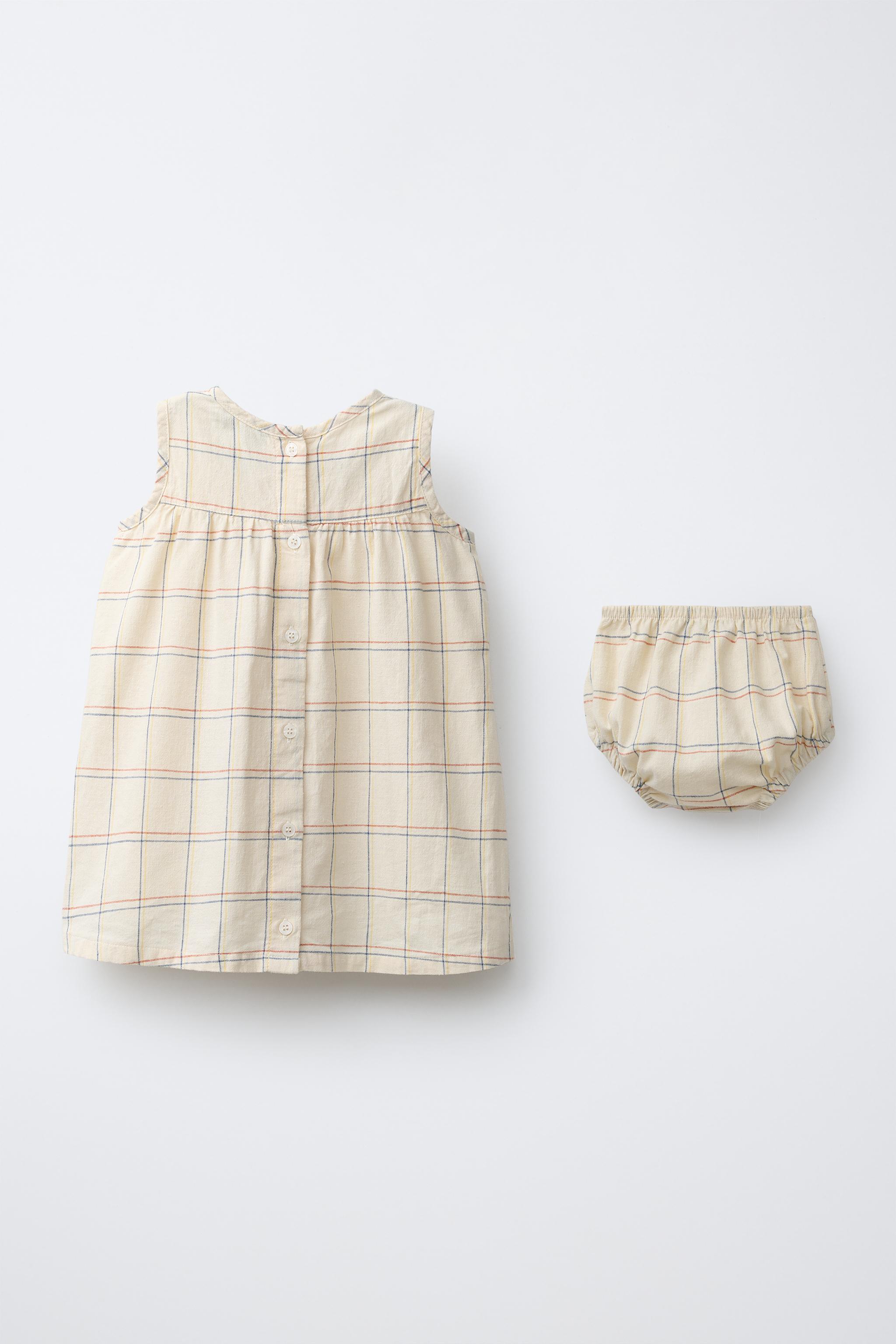 ROBE ET CULOTTE À CARREAUX BRODERIES
